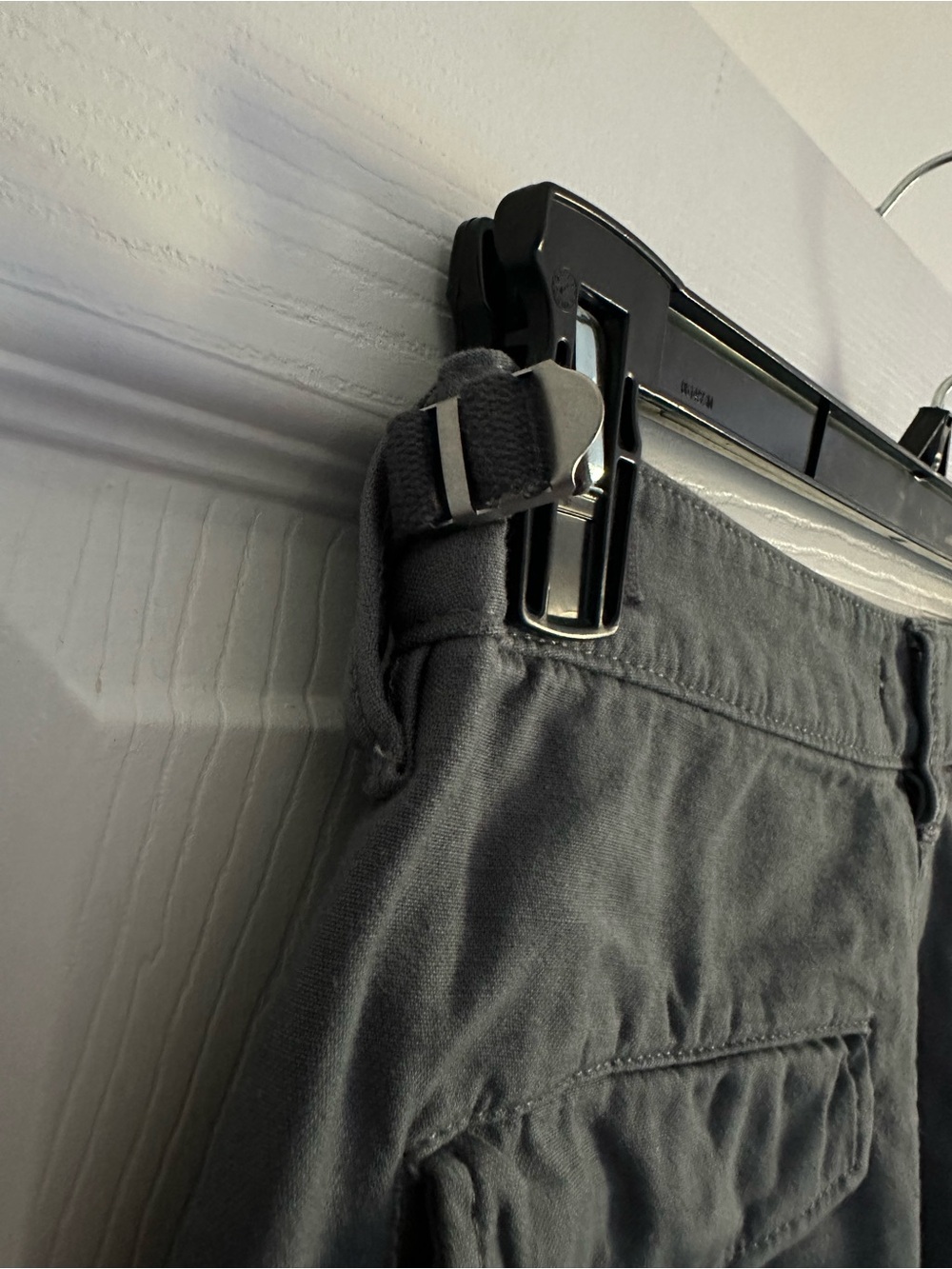Size 4 TNA Aritzia Women’s Trooper Cargo Pants Charcoal Gray Utility Parachute - Picture 7 of 10